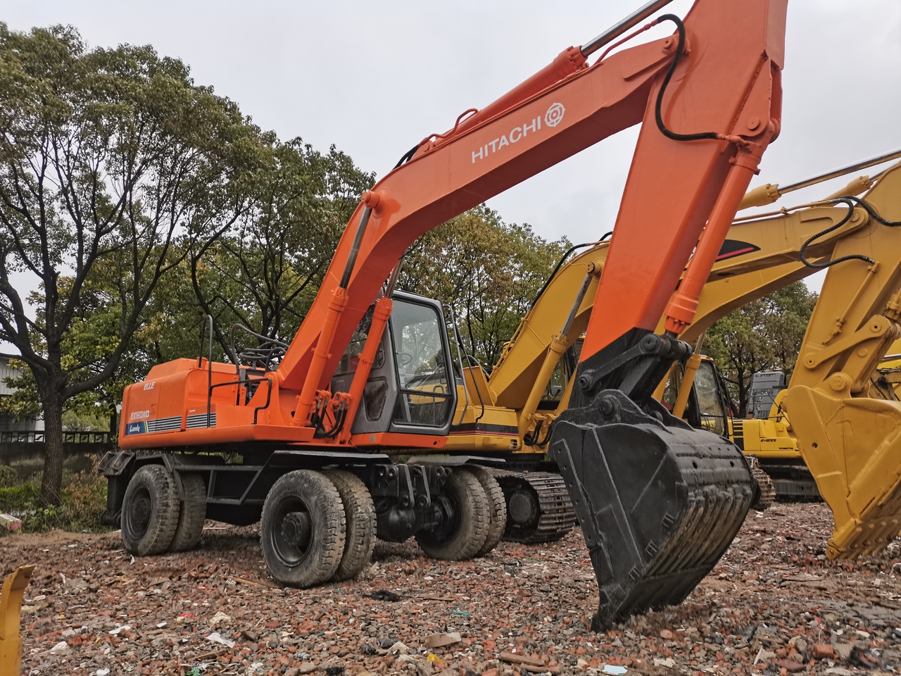 HITACHI EX160WD - Pelle sur pneus: photos 4 HITACHI EX160WD - Pelle sur pneus: photos 4