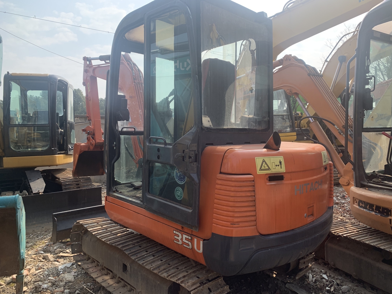 HITACHI ZX35U-mini excavator - Mini pelle: photos 5 HITACHI ZX35U-mini excavator - Mini pelle: photos 5