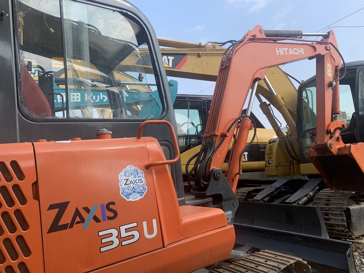 HITACHI ZX35U-mini excavator - Mini pelle: photos 3 HITACHI ZX35U-mini excavator - Mini pelle: photos 3