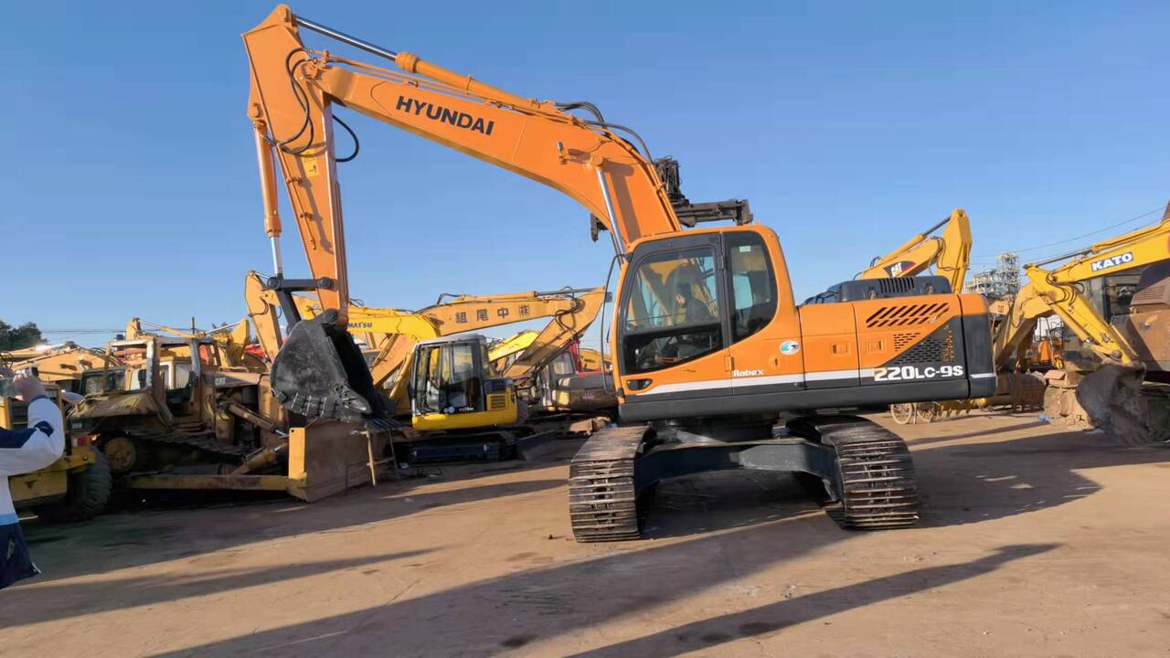 HYUNDAI 220LC-9S - Pelle sur chenille: photos 4 HYUNDAI 220LC-9S - Pelle sur chenille: photos 4