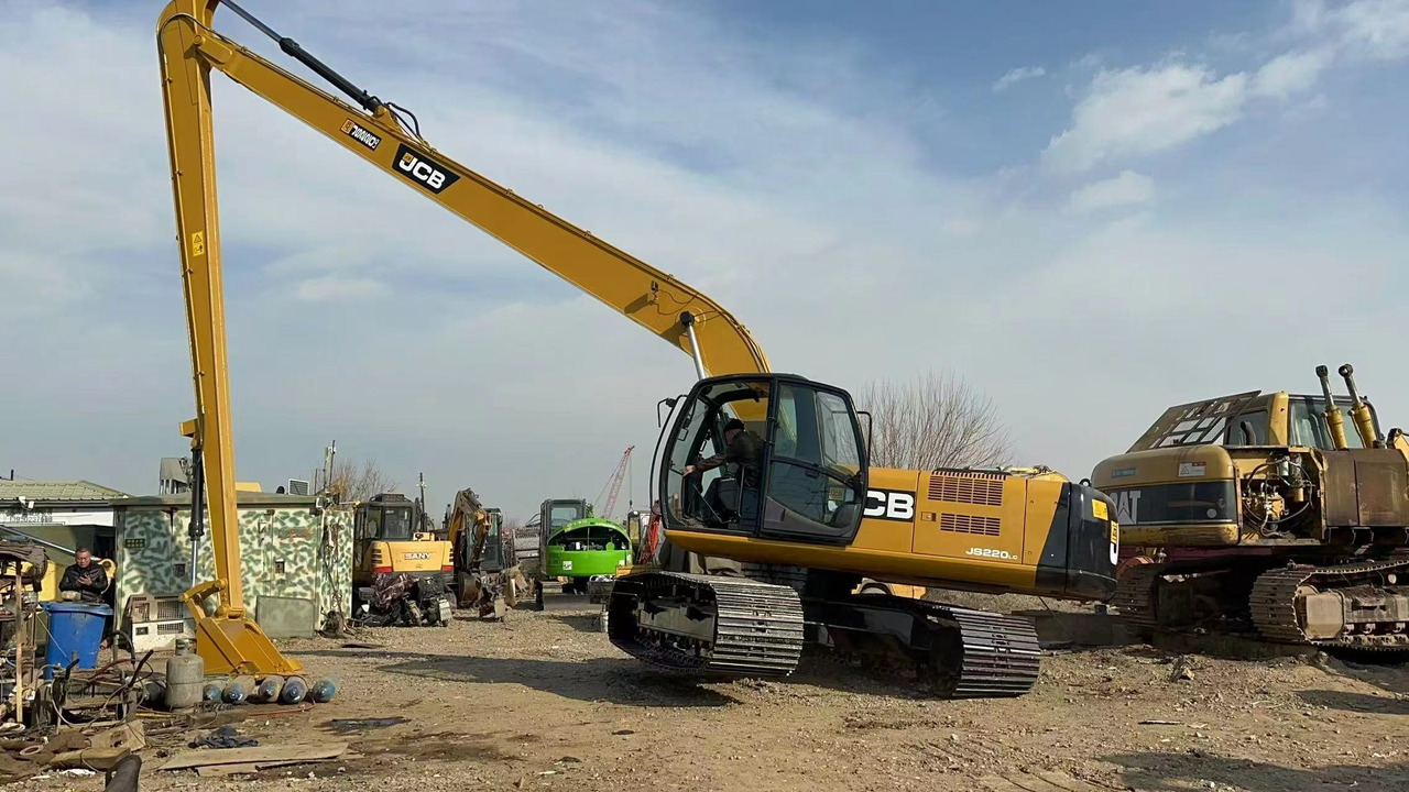 JCB JS220LC - Pelle sur chenille: photos 4 JCB JS220LC - Pelle sur chenille: photos 4