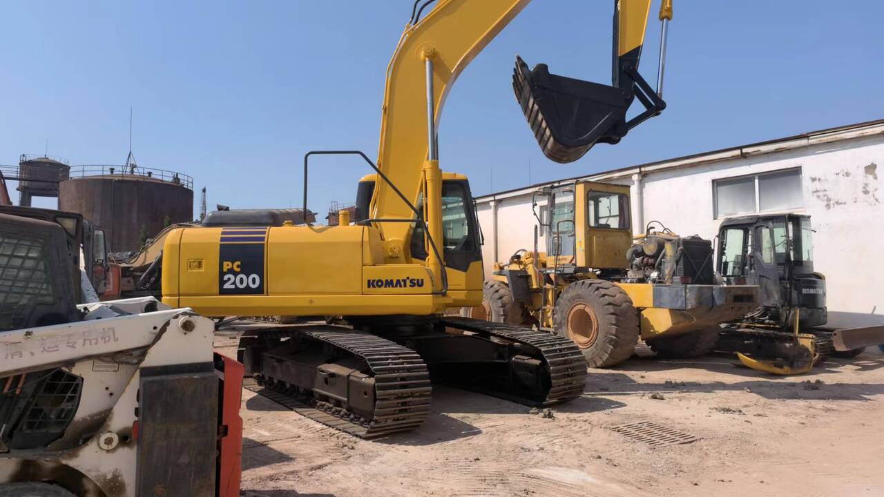 KOMATSU PC200-7 - Pelle sur chenille: photos 3 KOMATSU PC200-7 - Pelle sur chenille: photos 3