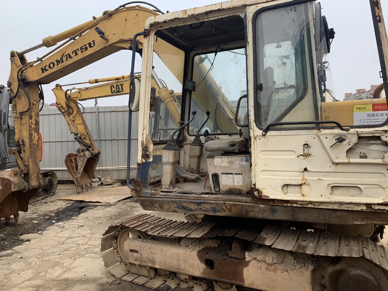 KOMATSU PC60-excavator - Pelle sur chenille: photos 2 KOMATSU PC60-excavator - Pelle sur chenille: photos 2