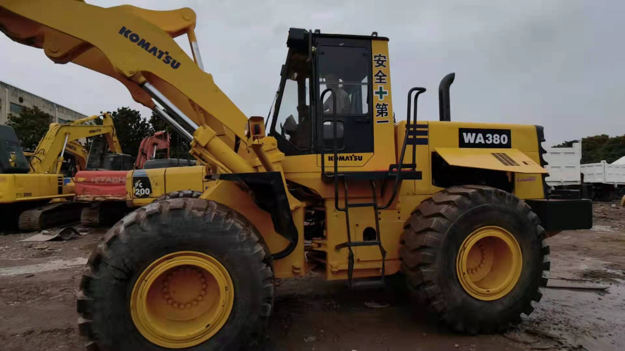 KOMATSU WA380 - Chargeuse sur pneus: photos 5 KOMATSU WA380 - Chargeuse sur pneus: photos 5