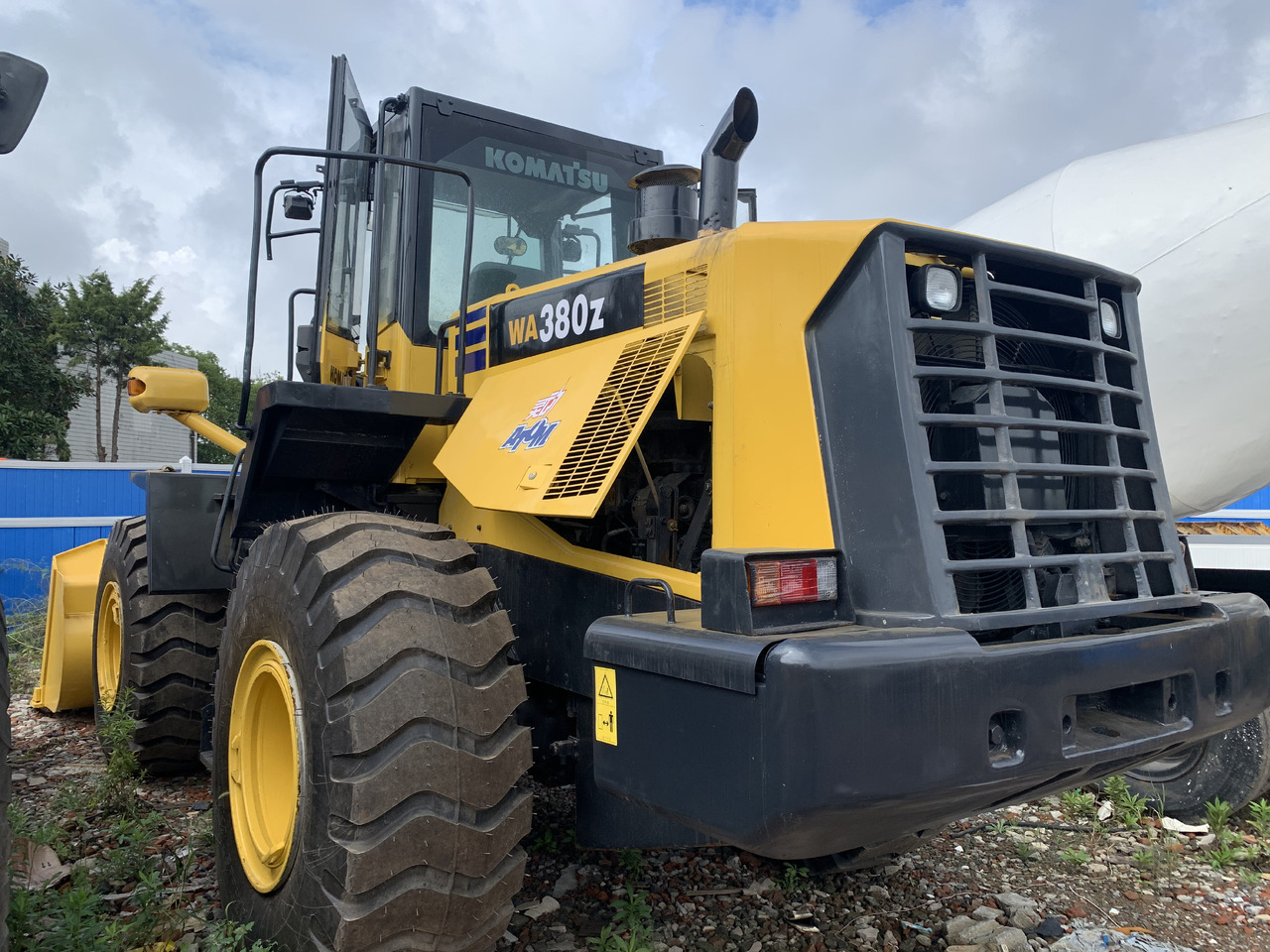 KOMATSU WA380Z - Chargeuse sur pneus: photos 1 KOMATSU WA380Z - Chargeuse sur pneus: photos 1