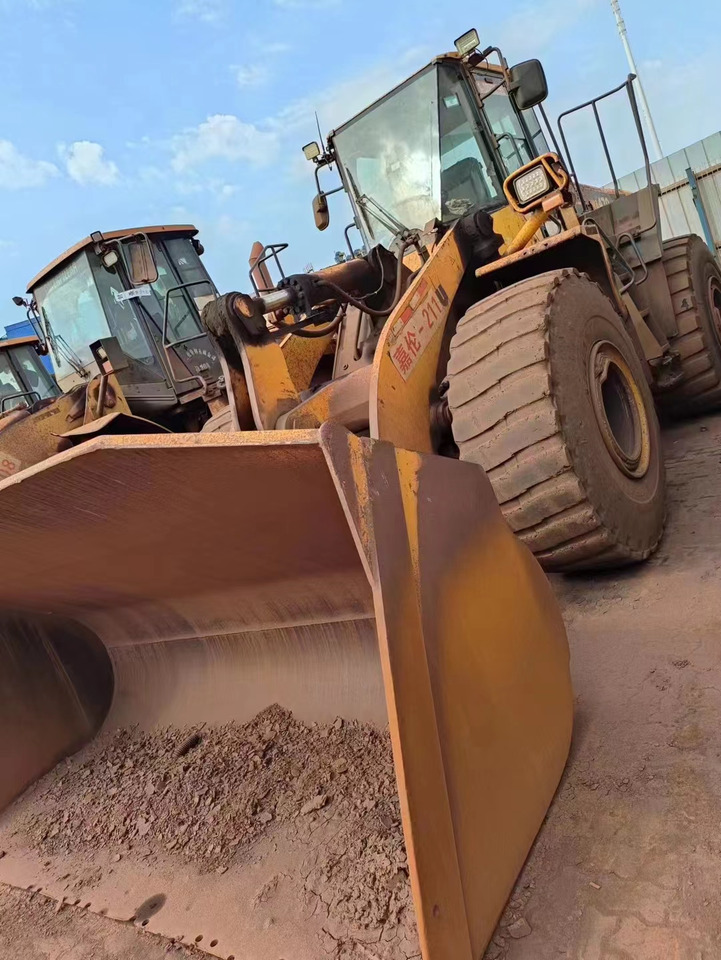 KOMATSU WA470-6 - Chargeuse sur pneus: photos 2 KOMATSU WA470-6 - Chargeuse sur pneus: photos 2