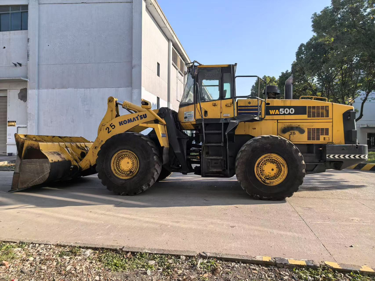 KOMATSU WA500-6 - Chargeuse sur pneus: photos 2 KOMATSU WA500-6 - Chargeuse sur pneus: photos 2