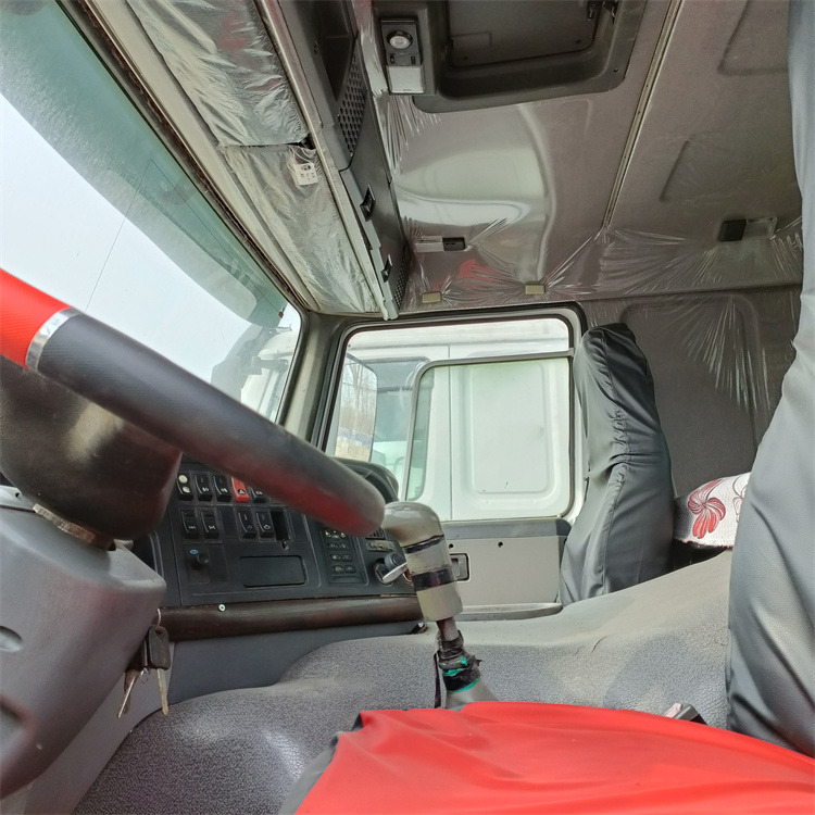 Tracteur routier HOWO HOWO 6x4 371 tractor: photos 11