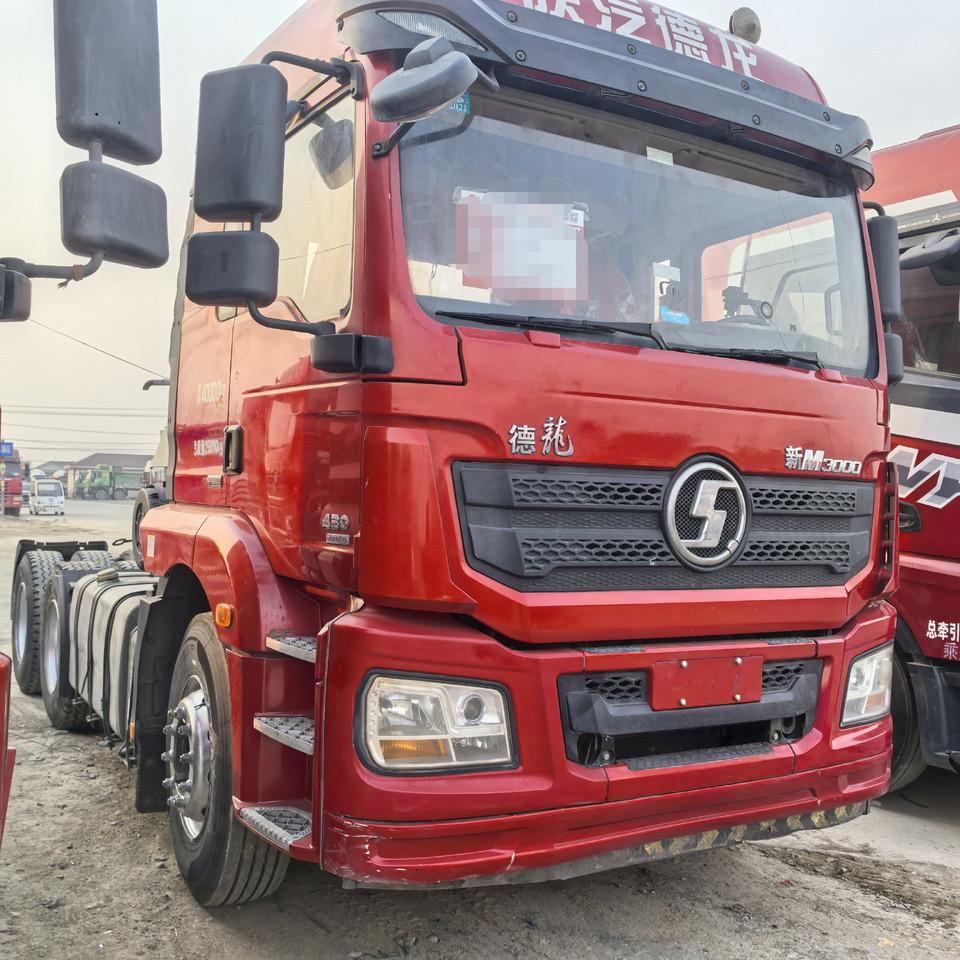 Shacman M3000 6x4 - Tracteur routier: photos 1 Shacman M3000 6x4 - Tracteur routier: photos 1