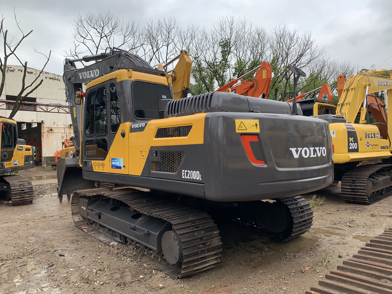 Pelle sur chenille VOLVO EC200DL: photos 6