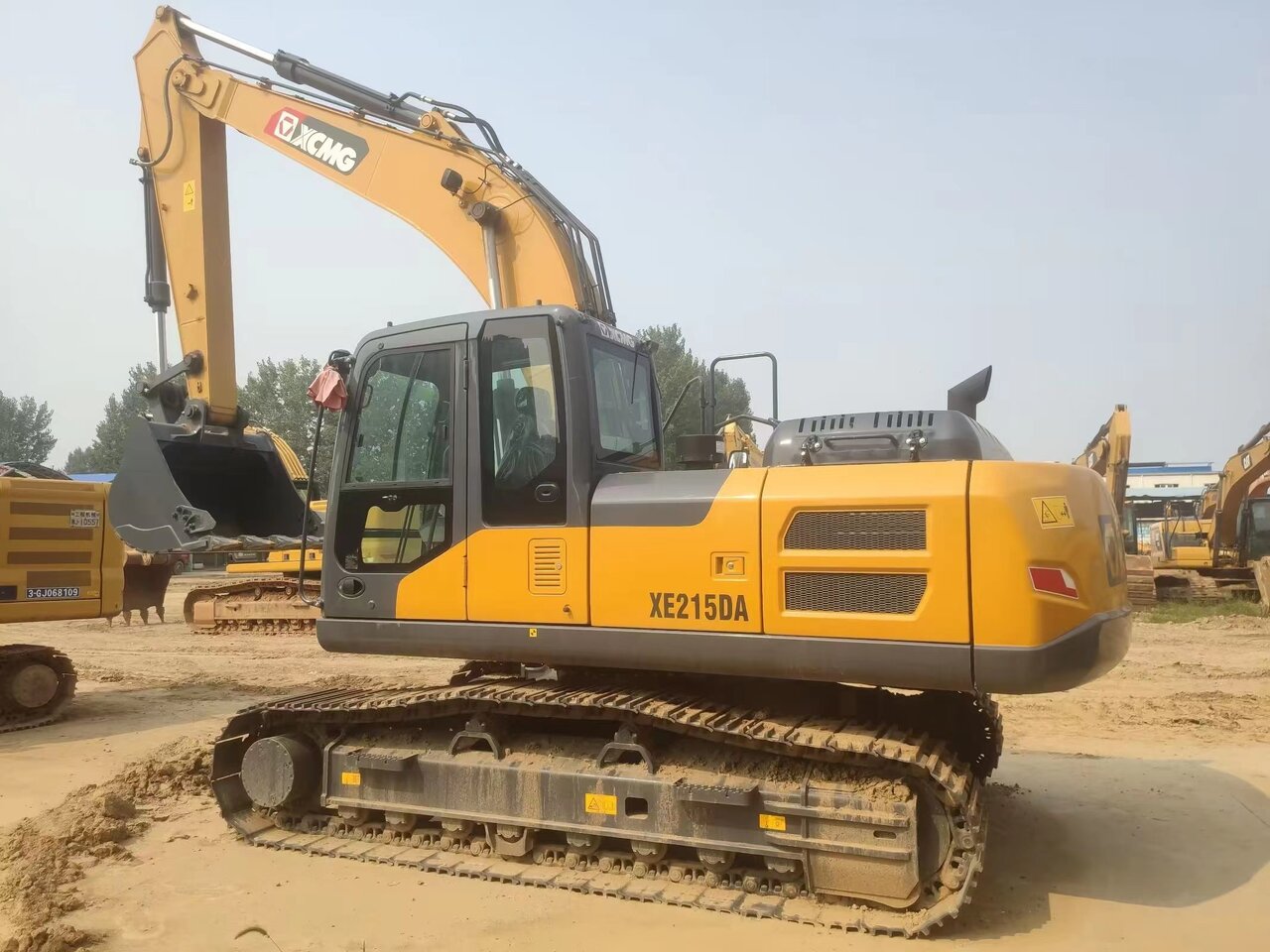 XEMG XE215DA - Pelle sur chenille: photos 3 XEMG XE215DA - Pelle sur chenille: photos 3