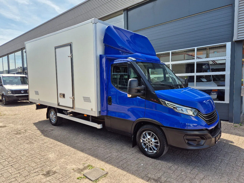Iveco Daily 35S18 3.0D Koffer/ Xenon/ Airco - Fourgon: photos 1 Iveco Daily 35S18 3.0D Koffer/ Xenon/ Airco - Fourgon: photos 1