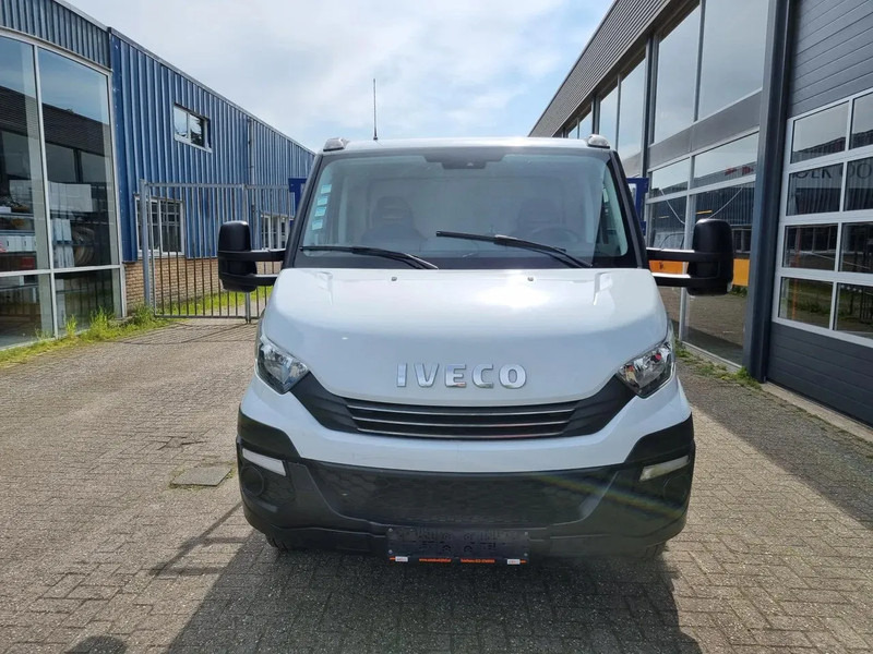 Iveco Daily 50C18 Plateau/ Airco/ PTO/ E6 - Fourgon plateau: photos 3 Iveco Daily 50C18 Plateau/ Airco/ PTO/ E6 - Fourgon plateau: photos 3