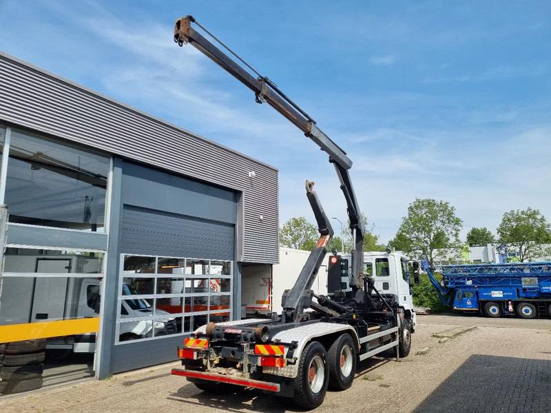 Iveco Eurotrakker 6X4 CURSOR 480 PK 20T HOOKLIFT 10.4 TM HIAB CRANE - Camion ampliroll, Camion grue: photos 2 Iveco Eurotrakker 6X4 CURSOR 480 PK 20T HOOKLIFT 10.4 TM HIAB CRANE - Camion ampliroll, Camion grue: photos 2