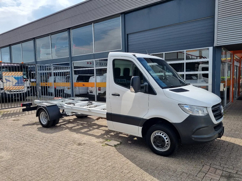 Mercedes-Benz Sprinter 516 CDI Chassis Cabine 4.33 WB GVW 3500 kg Euro 6 - Fourgon plateau: photos 1 Mercedes-Benz Sprinter 516 CDI Chassis Cabine 4.33 WB GVW 3500 kg Euro 6 - Fourgon plateau: photos 1