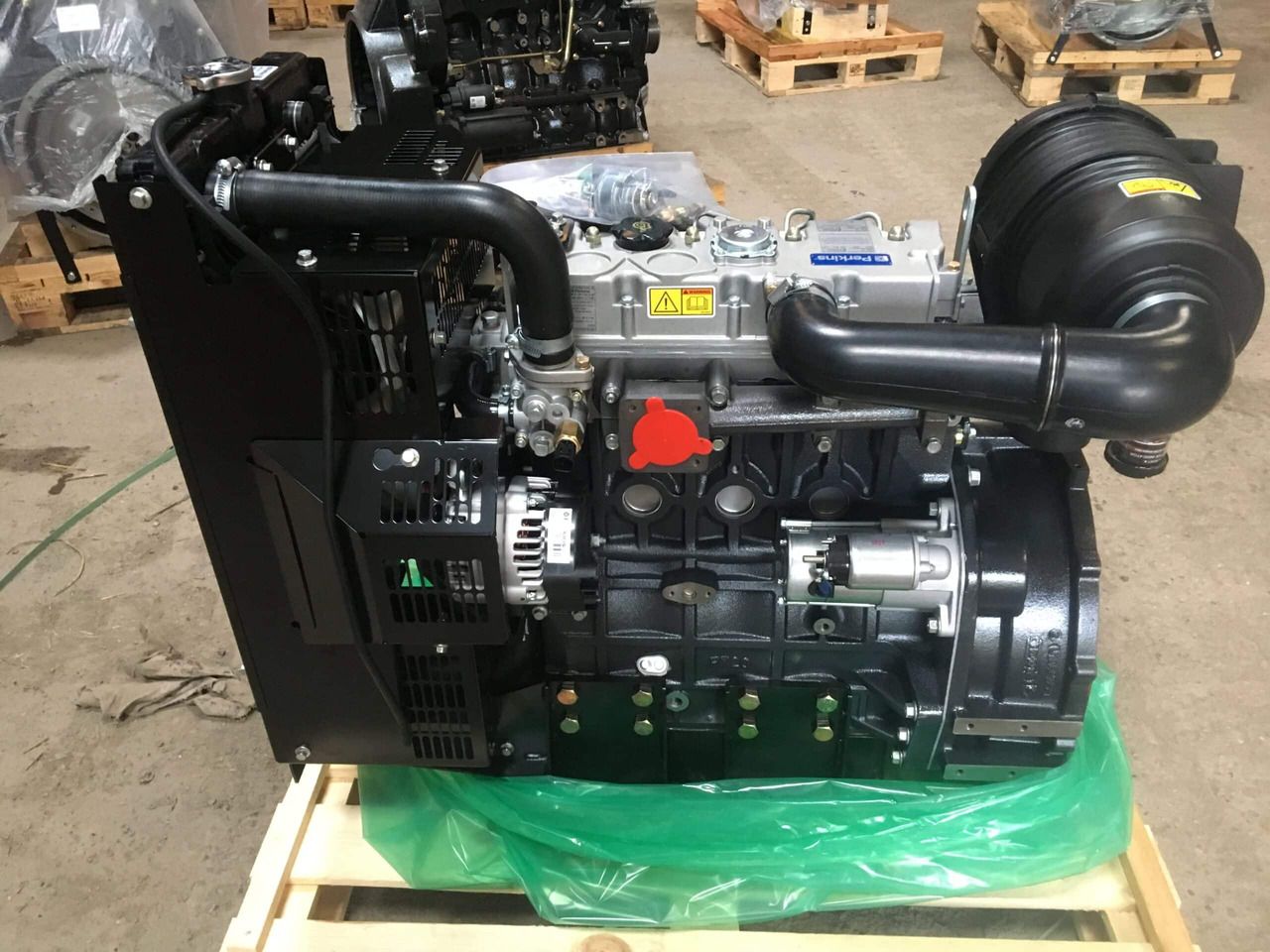 Perkins 404-22 IOPU Engine with Radiator - Moteur pour Engins de chantier: photos 2 Perkins 404-22 IOPU Engine with Radiator - Moteur pour Engins de chantier: photos 2
