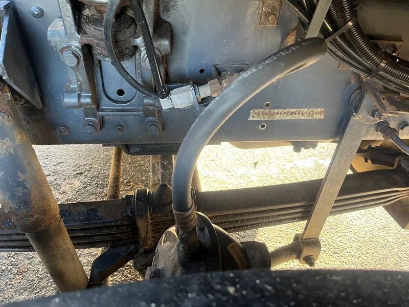 DAF CF 85.340 8X4 HOLLAND TRUCK FULL STEEL SUSPENSION MANUAL ZF GEARBOX - Camion - système de câble: photos 5 DAF CF 85.340 8X4 HOLLAND TRUCK FULL STEEL SUSPENSION MANUAL ZF GEARBOX - Camion - système de câble: photos 5