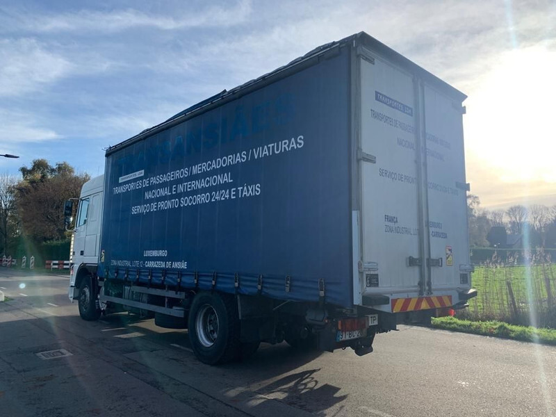 DAF XF 95.430 - Camion à rideaux coulissants: photos 2 DAF XF 95.430 - Camion à rideaux coulissants: photos 2