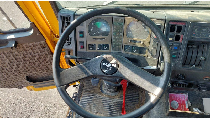 Châssis cabine MAN 26.372 MANUAL ZF GEARBOX STEEL SUSPENSION 6X4: photos 13