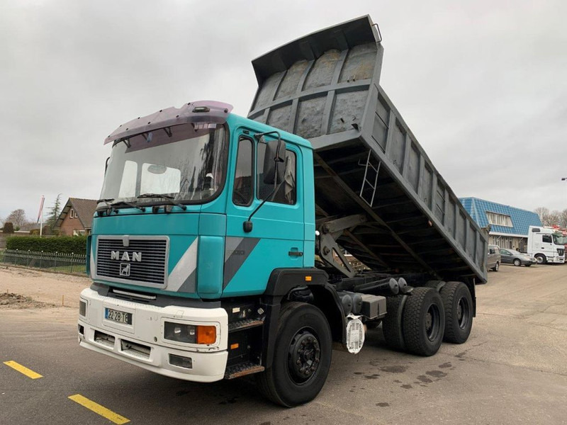 MAN 33.372 6X4 KIPPER MANUAL ZF GEARBOX - Camion benne: photos 1 MAN 33.372 6X4 KIPPER MANUAL ZF GEARBOX - Camion benne: photos 1