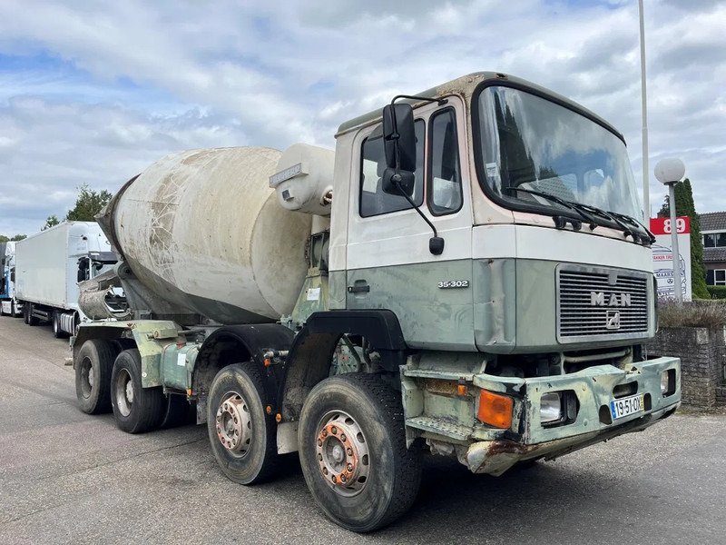 MAN 35.302 8x4 FULL STEEL SPRING MANUAL ZF GEARBOX !!! 6 CILINDER !!! - Camion malaxeur: photos 4 MAN 35.302 8x4 FULL STEEL SPRING MANUAL ZF GEARBOX !!! 6 CILINDER !!! - Camion malaxeur: photos 4