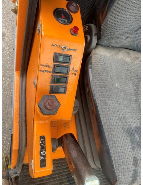 Nilfisk MFH2200 SWEEPER MFH 2200 CLEANER - Balayeuse industrielle: photos 5 Nilfisk MFH2200 SWEEPER MFH 2200 CLEANER - Balayeuse industrielle: photos 5