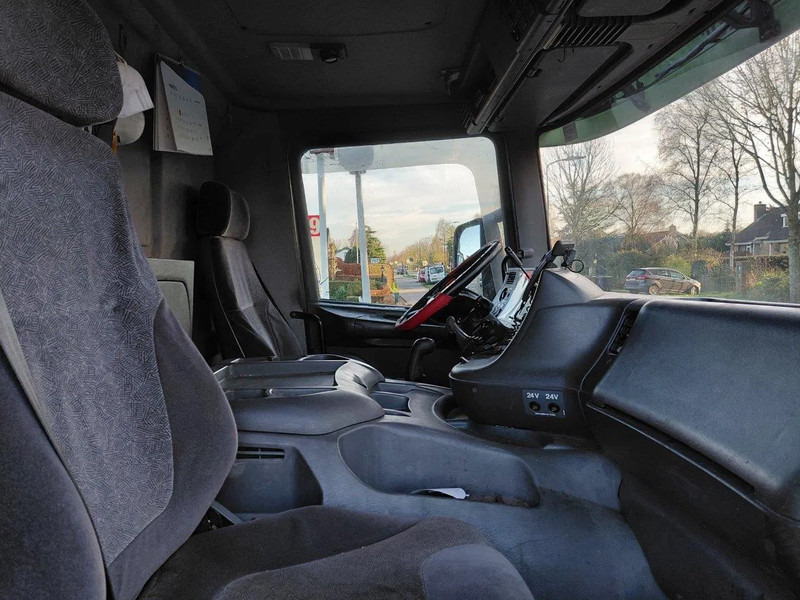 Scania P114-340 114G 340 BIG AXLE FULL STEEL SPRING 3+3 MANUAL GEARBOX - Camion plateau: photos 4 Scania P114-340 114G 340 BIG AXLE FULL STEEL SPRING 3+3 MANUAL GEARBOX - Camion plateau: photos 4