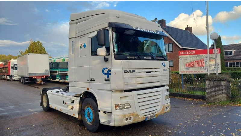 DAF XF 105.410 - Tracteur routier: photos 2 DAF XF 105.410 - Tracteur routier: photos 2