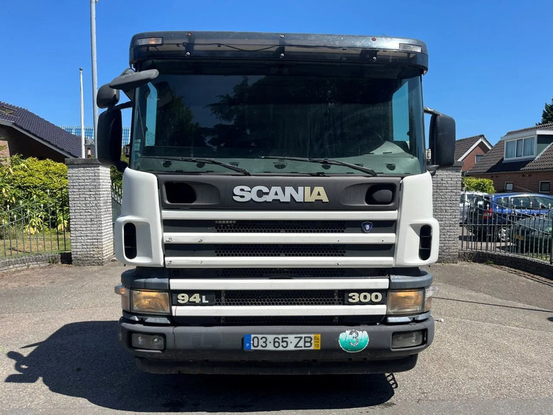 Scania P94-300 94 MANUAL GEARBOX AIRCO RETARDER 10-2004 - Tracteur routier: photos 2 Scania P94-300 94 MANUAL GEARBOX AIRCO RETARDER 10-2004 - Tracteur routier: photos 2