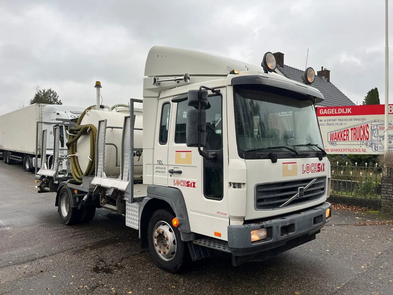 Volvo FL 611 FL6 11 4x2 with TANK, possible to remove the tank - Camion citerne: photos 4 Volvo FL 611 FL6 11 4x2 with TANK, possible to remove the tank - Camion citerne: photos 4