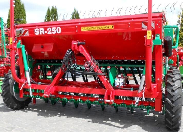 AGRO-MASZ SR-250 / SEMBRADORA - Semoir: photos 5 AGRO-MASZ SR-250 / SEMBRADORA - Semoir: photos 5