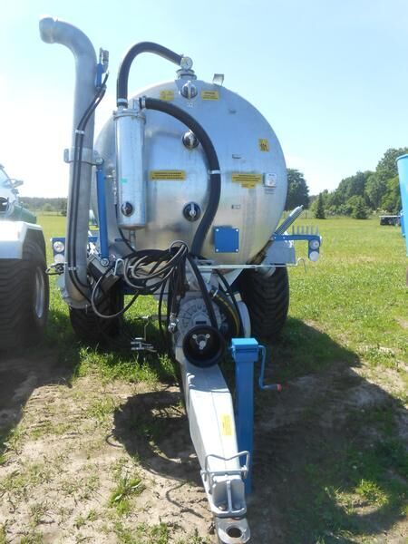MEPROZET Güllefässer/ Slurry tank/ Beczkowóz T-528/5 (PN60/3) - Tonne à lisier: photos 2 MEPROZET Güllefässer/ Slurry tank/ Beczkowóz T-528/5 (PN60/3) - Tonne à lisier: photos 2