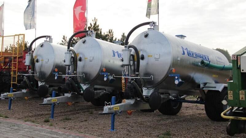 MEPROZET Güllefässer/ Slurry tanker/ Wóz asenizacyjny 5000 l / Cisterna d - Tonne à lisier: photos 3 MEPROZET Güllefässer/ Slurry tanker/ Wóz asenizacyjny 5000 l / Cisterna d - Tonne à lisier: photos 3