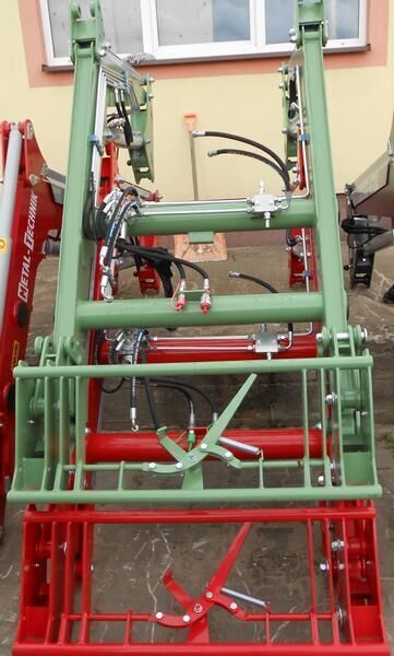 Metal-Technik Frontlader für Massey Ferguson/ Front loader/ Ładowacz TUR - Chargeur frontal pour tracteur pour Tracteur agricole: photos 1 Metal-Technik Frontlader für Massey Ferguson/ Front loader/ Ładowacz TUR - Chargeur frontal pour tracteur pour Tracteur agricole: photos 1