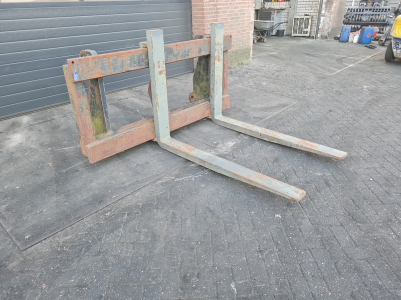 Vorkenbord volvo pallet tines volvo l - Accessoire pour Engins de chantier: photos 3 Vorkenbord volvo pallet tines volvo l - Accessoire pour Engins de chantier: photos 3
