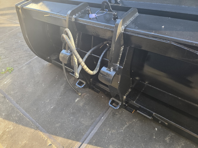 Beco hoogkiepbak caterpillar systeem 2000 high tip bucket caterpillar cat systeem 2000 - Godet pour Engins de chantier: photos 5 Beco hoogkiepbak caterpillar systeem 2000 high tip bucket caterpillar cat systeem 2000 - Godet pour Engins de chantier: photos 5