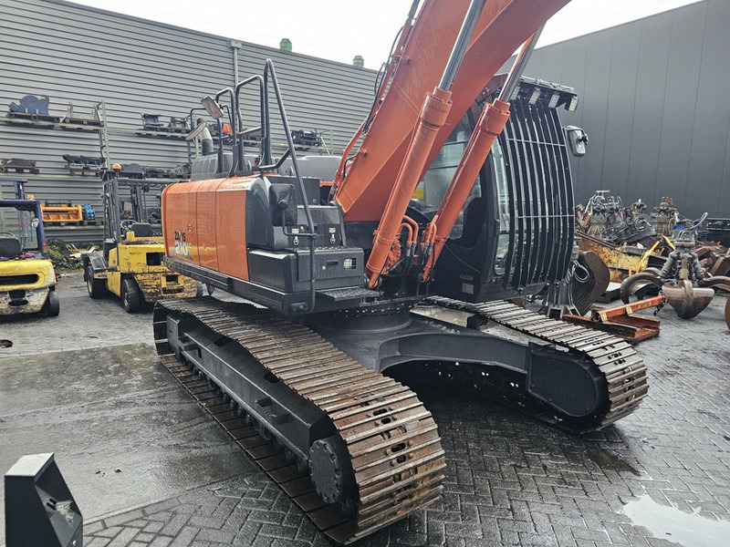 Hitachi zx210-6 labounty msd2000R scrap shear labounty hitachi - Pelle de démolition: photos 5 Hitachi zx210-6 labounty msd2000R scrap shear labounty hitachi - Pelle de démolition: photos 5