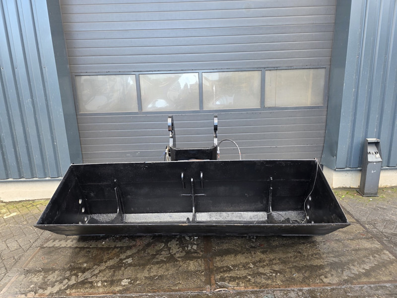 Verachtert cw55s kantelbak cw55 tilting bucket - Godet pour Engins de chantier: photos 1 Verachtert cw55s kantelbak cw55 tilting bucket - Godet pour Engins de chantier: photos 1