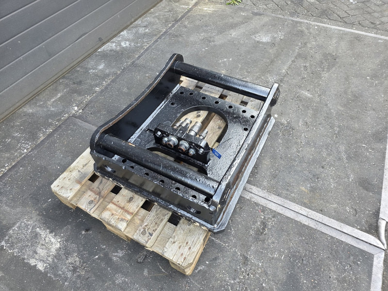 Fuchs fqc sennebogen adaptor plate FQC liebherr sennebogen fqc plate shear - Attache rapide pour Engins de chantier: photos 3 Fuchs fqc sennebogen adaptor plate FQC liebherr sennebogen fqc plate shear - Attache rapide pour Engins de chantier: photos 3