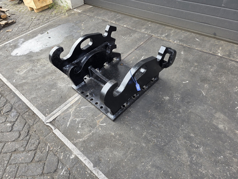 Kopplaat cw40 cw 45 adaptor plate cw45 cw 40 cw30 verachtert - Attache rapide pour Engins de chantier: photos 1 Kopplaat cw40 cw 45 adaptor plate cw45 cw 40 cw30 verachtert - Attache rapide pour Engins de chantier: photos 1