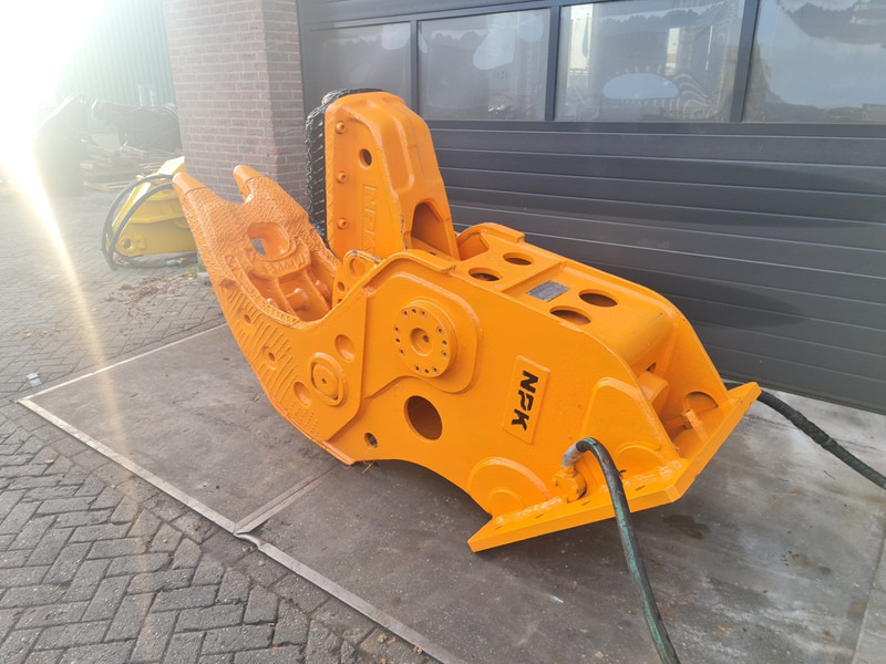 Npk g26j vergruizer g26j crusher - Cisaille de démolition: photos 2 Npk g26j vergruizer g26j crusher - Cisaille de démolition: photos 2