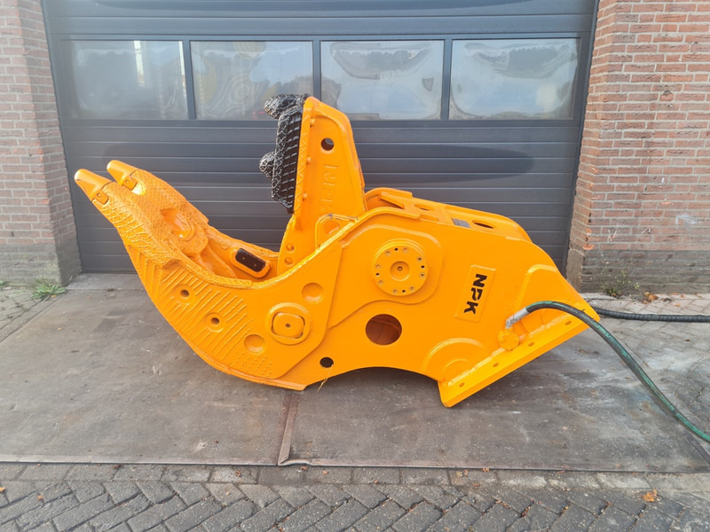 Npk g26j vergruizer g26j crusher - Cisaille de démolition: photos 1 Npk g26j vergruizer g26j crusher - Cisaille de démolition: photos 1