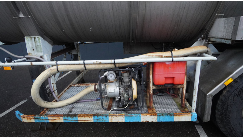 Burg 3 AXLE WATER TANK 29.975LTR - Semi-remorque citerne: photos 4 Burg 3 AXLE WATER TANK 29.975LTR - Semi-remorque citerne: photos 4