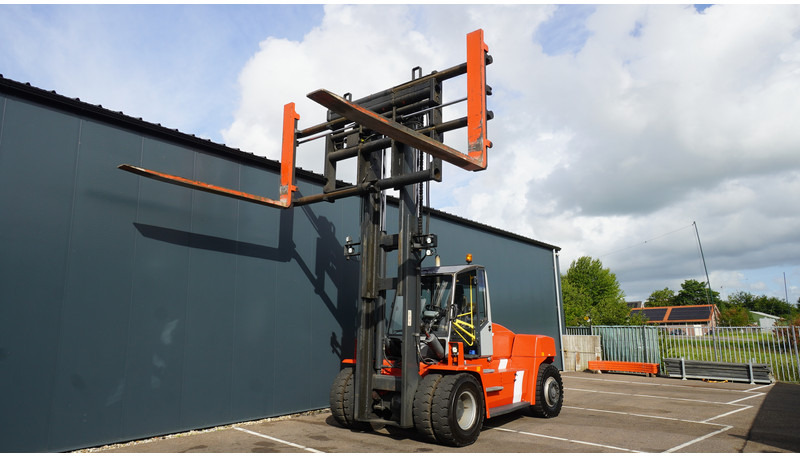 Kalmar DCE150-12 15T FORKLIFT - Engins de chantier: photos 2 Kalmar DCE150-12 15T FORKLIFT - Engins de chantier: photos 2