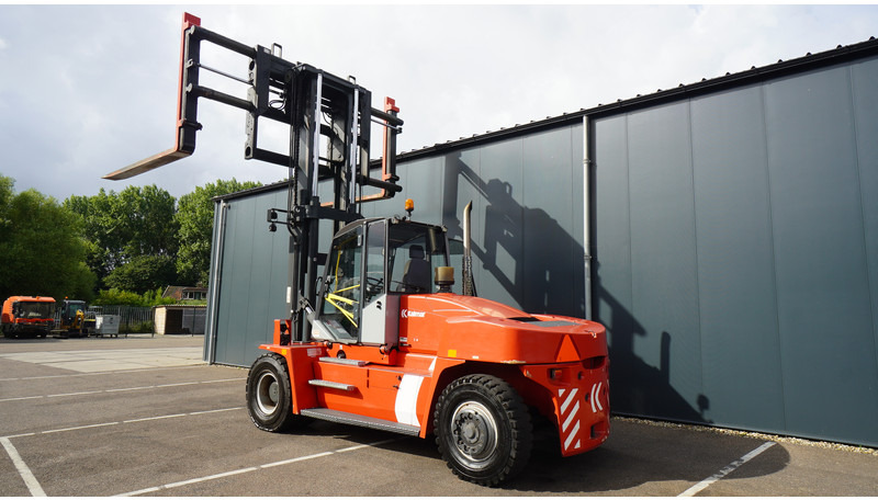 Kalmar DCE150-12 15T FORKLIFT - Engins de chantier: photos 3 Kalmar DCE150-12 15T FORKLIFT - Engins de chantier: photos 3