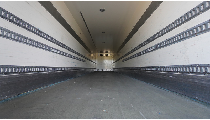 H.T.F. 3 AXLE FRIGO TRAILER CARRIER VECTOR 1800 - Semi-remorque frigorifique: photos 4 H.T.F. 3 AXLE FRIGO TRAILER CARRIER VECTOR 1800 - Semi-remorque frigorifique: photos 4