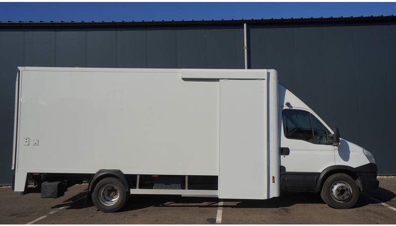 Iveco DAILY 70C17 CLOSED BOX 185.500KM - Camion fourgon: photos 2 Iveco DAILY 70C17 CLOSED BOX 185.500KM - Camion fourgon: photos 2