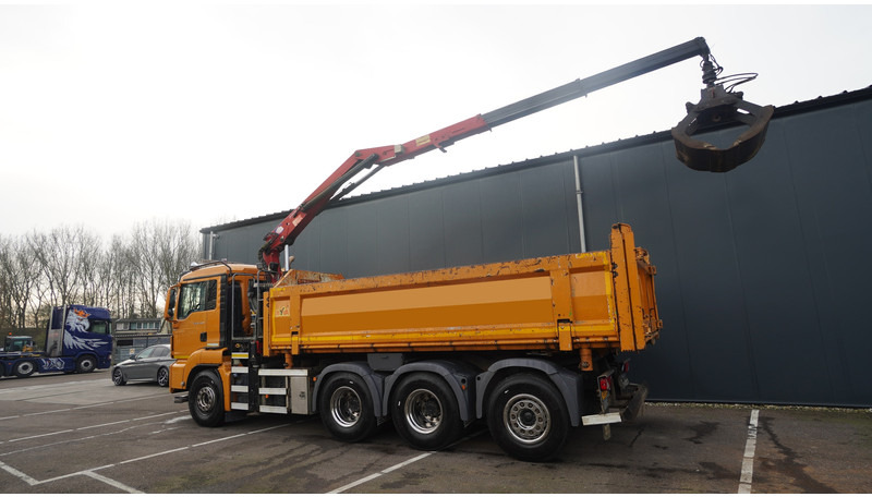 MAN TGS 35-440 8X4 2 SIDE TIPPER WITH HMF Z 1943 CRANE 415.000KM - Camion grue: photos 4 MAN TGS 35-440 8X4 2 SIDE TIPPER WITH HMF Z 1943 CRANE 415.000KM - Camion grue: photos 4