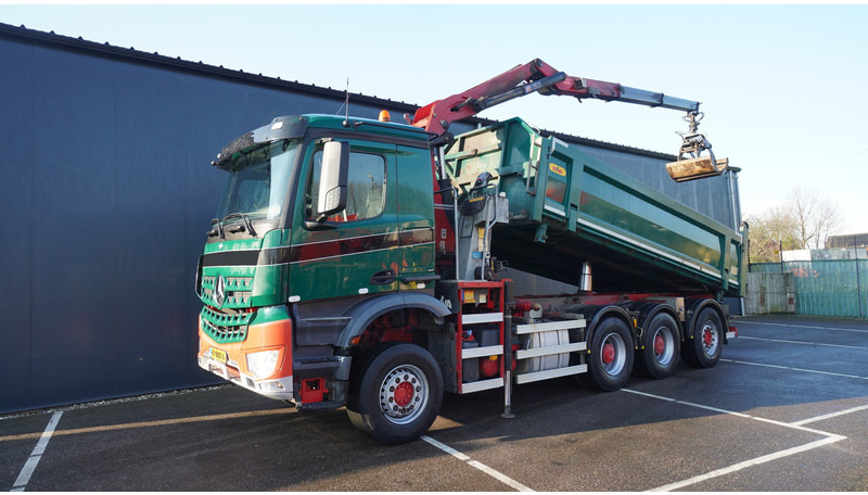 Mercedes-Benz AROCS 3542 8X4 2 SIDE TIPPER WITH HMF Z 1943 CRANE 407.000KM - Camion grue: photos 2 Mercedes-Benz AROCS 3542 8X4 2 SIDE TIPPER WITH HMF Z 1943 CRANE 407.000KM - Camion grue: photos 2