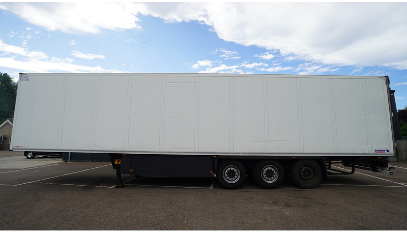Schmitz Cargobull 3 AXLE FRIGO TRAILER - Semi-remorque frigorifique: photos 1 Schmitz Cargobull 3 AXLE FRIGO TRAILER - Semi-remorque frigorifique: photos 1